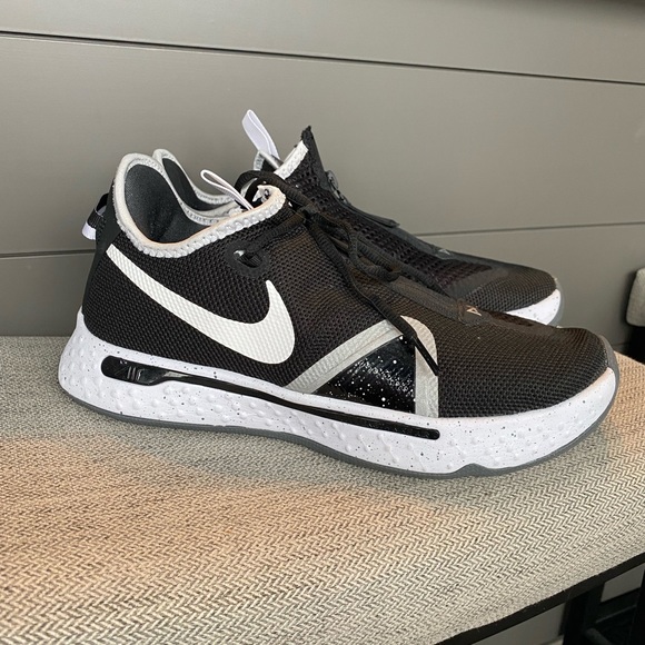Nike PG 4 basketball shoes. - Picture 2 of 5